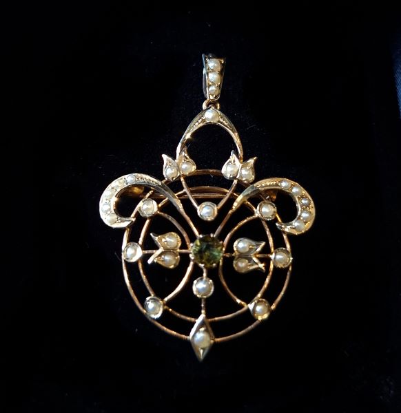 Edwardian Pendant /Brooch